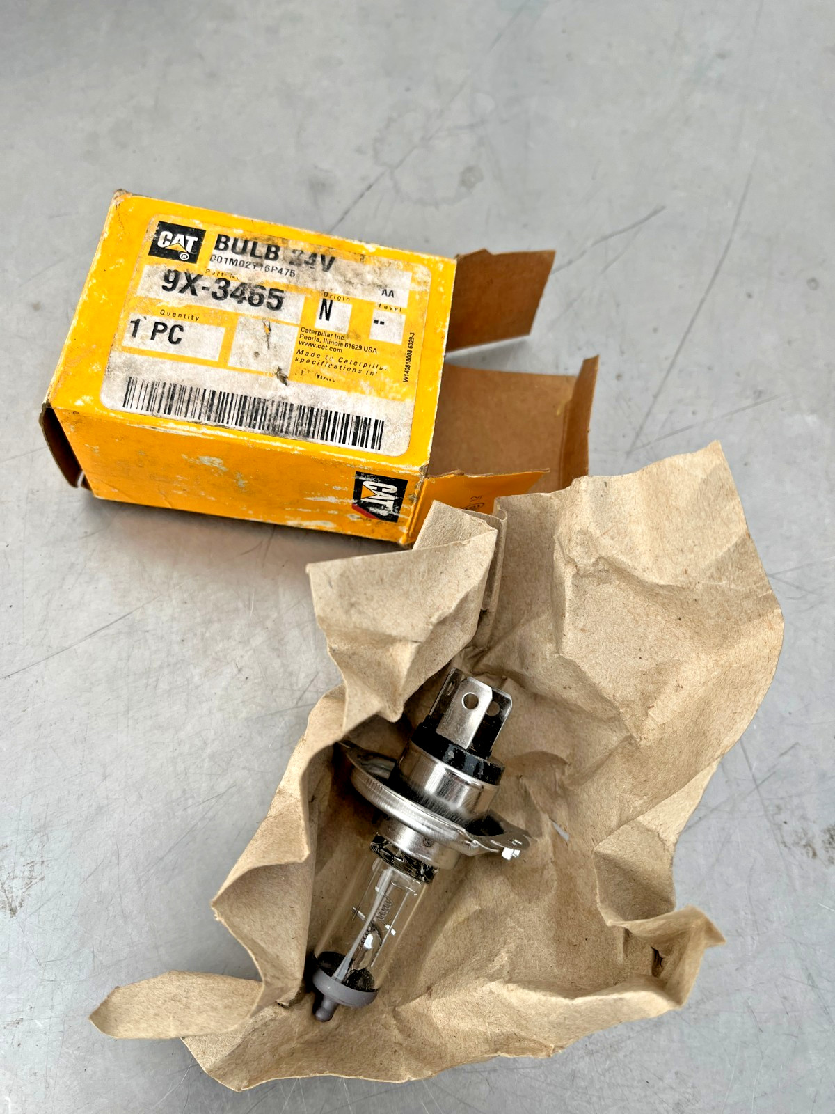 9X3465   Genuine OEM  CAT   BULB   Caterpillar  9X-3465