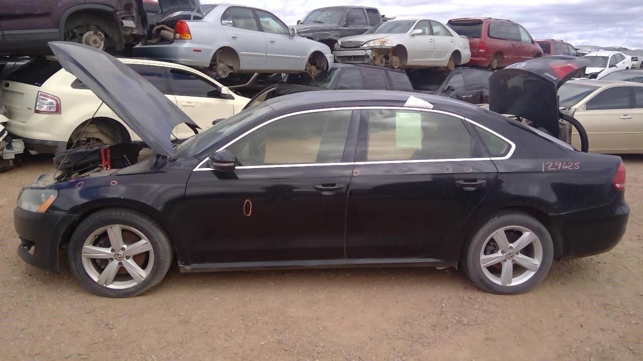 PASSAT 2012 Glove Box 400585