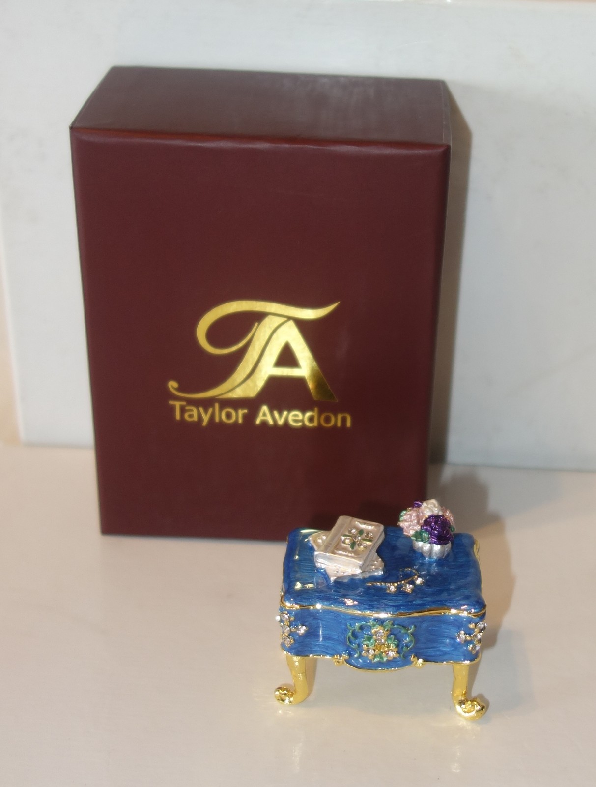 Taylor Avedon Collectible blue table  trinket box authentic new + box $140