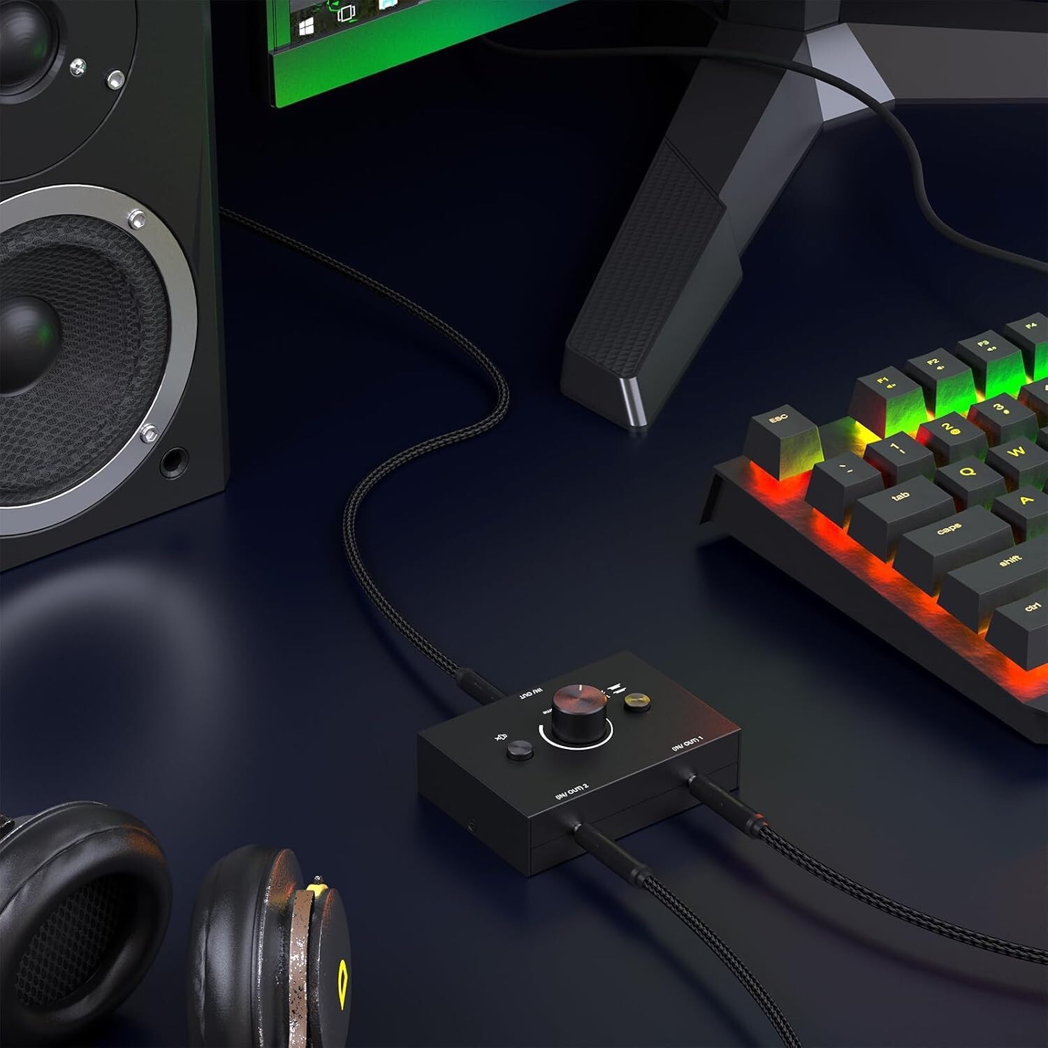 Versatile 3.5mm Audio Splitter with Mute Switch – Perfect for Multi-Device Use