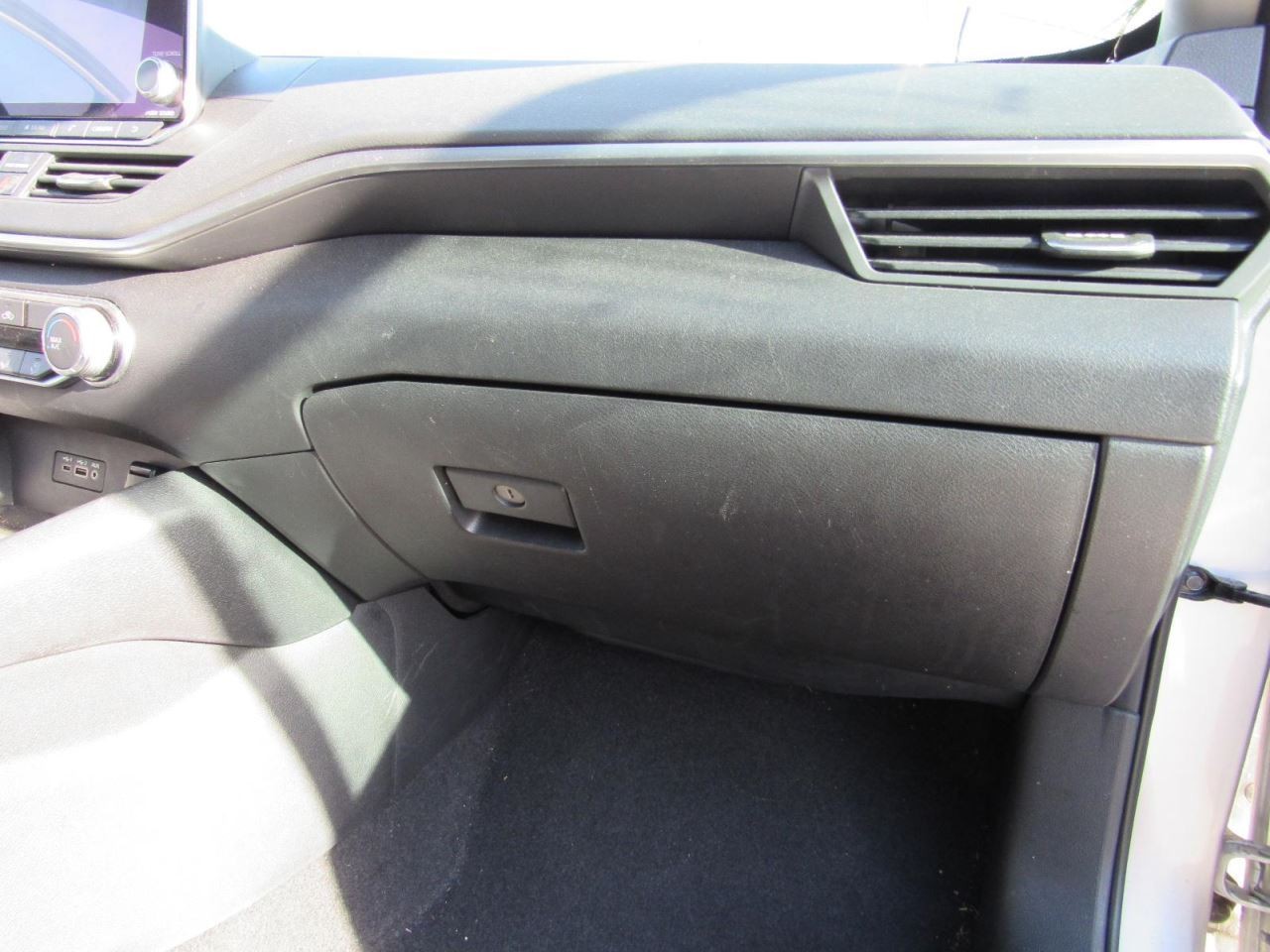 ALTIMA    2020 Glove Box 1017032