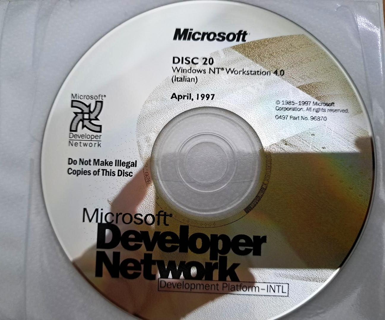 Windows NT Workstation 4.0 Full Version  Italian Install CD w/ License