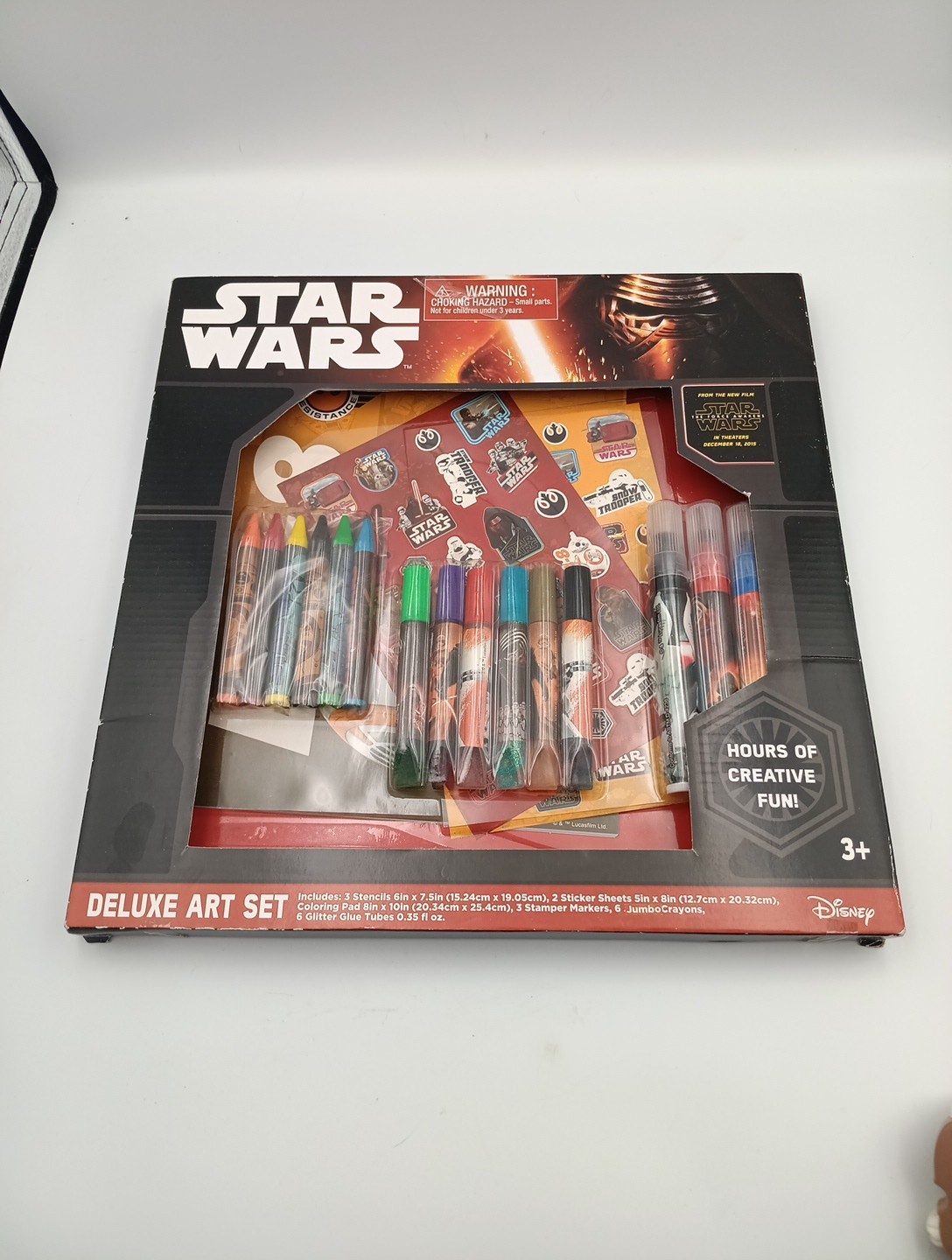 2015 Star Wars Deluxe Art Set Disney Markers Stickers Crayons T1764