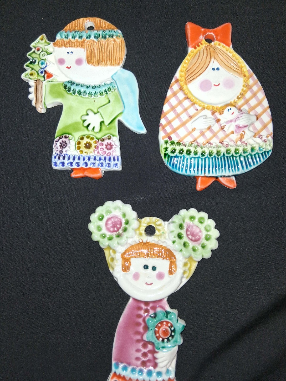 Vintage Made In Italy Christmas Ceramic Art Pottery Wall Hanging Boy & 2 Girls