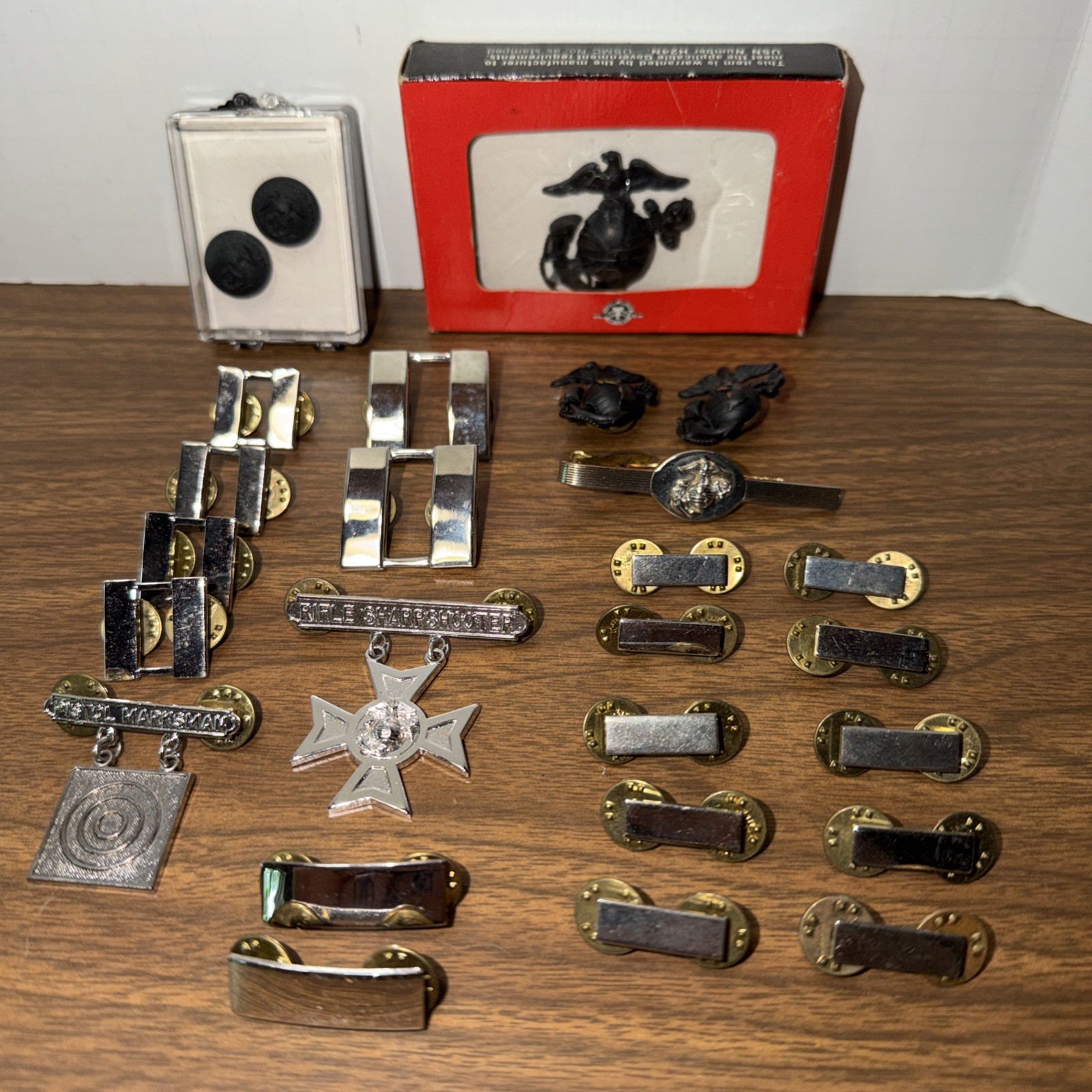 Vtg USMC US Military Assorted Insignia Lot 26 Piece, NS Meyer, Hilborn Hamburger