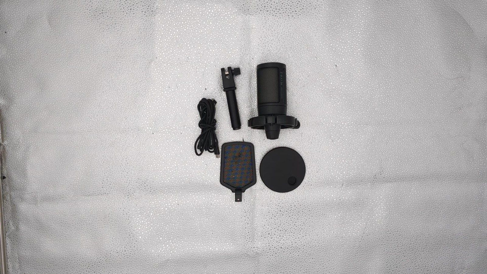 FiFine AmpliGame USB Microphone – A6 Volume Dial, Mule Button & RGB