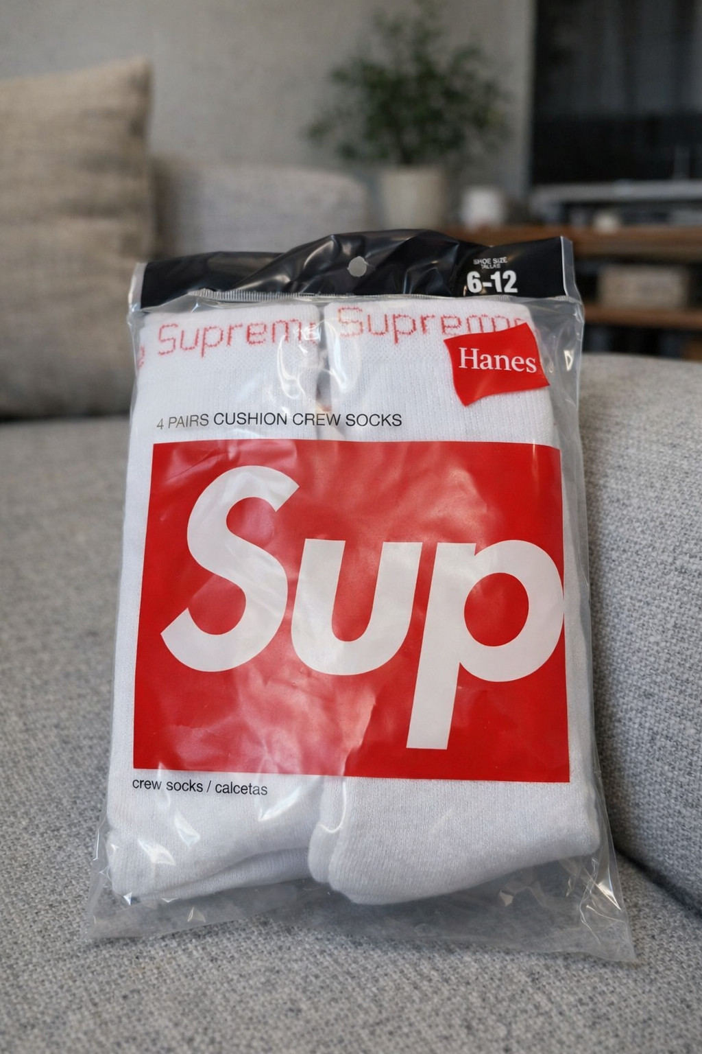 🧦Supreme Hanes Crew Socks White 4 Pack Size 6-12 Collectible Streetwear Fashion