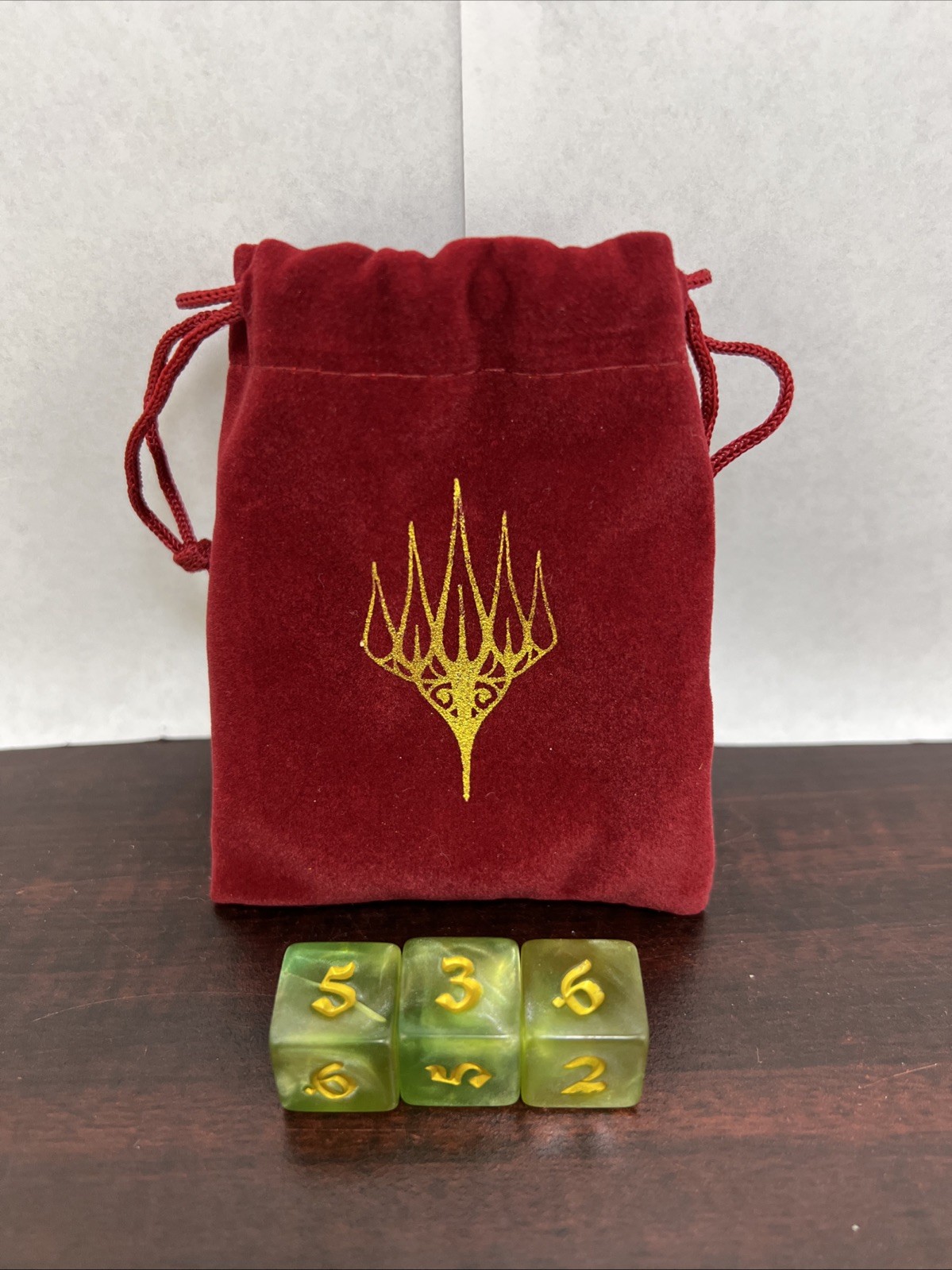 Promo Magic the Gathering Lord of the Rings Dice bag With 3 Dice (Olive) #ML