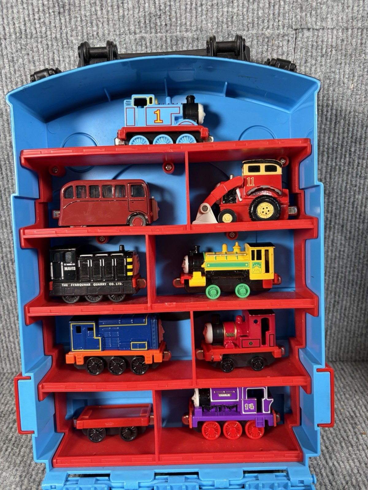 Thomas & Friends Take-Along Collector Case Lot 9 Die-Cast Trains Mavis Charlie
