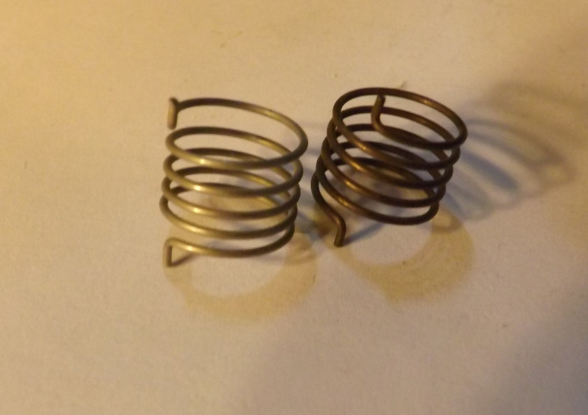 1 SET New Old Stock MITCHELL 900 901 FISHING REEL BAIL SPRINGS 82560 & 82561