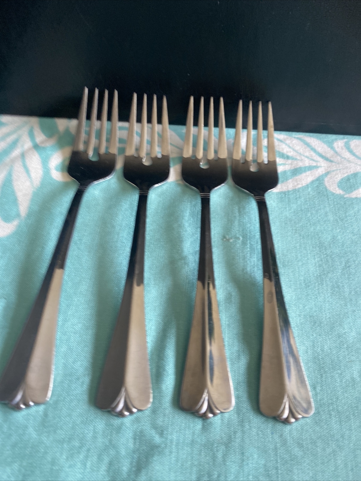 4 Pcs Rogers Co Country Shell Salad Forks Stainless Flatware