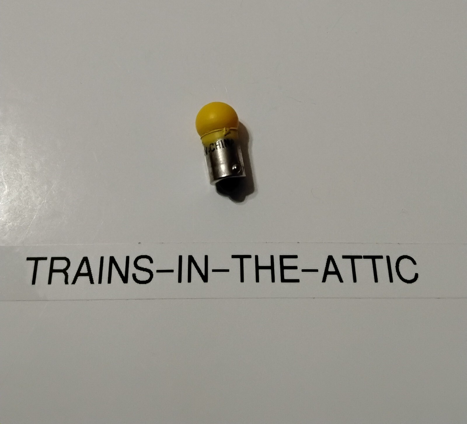 LIONEL BULB  363 BAYONET YELLOW 14 VOLTS