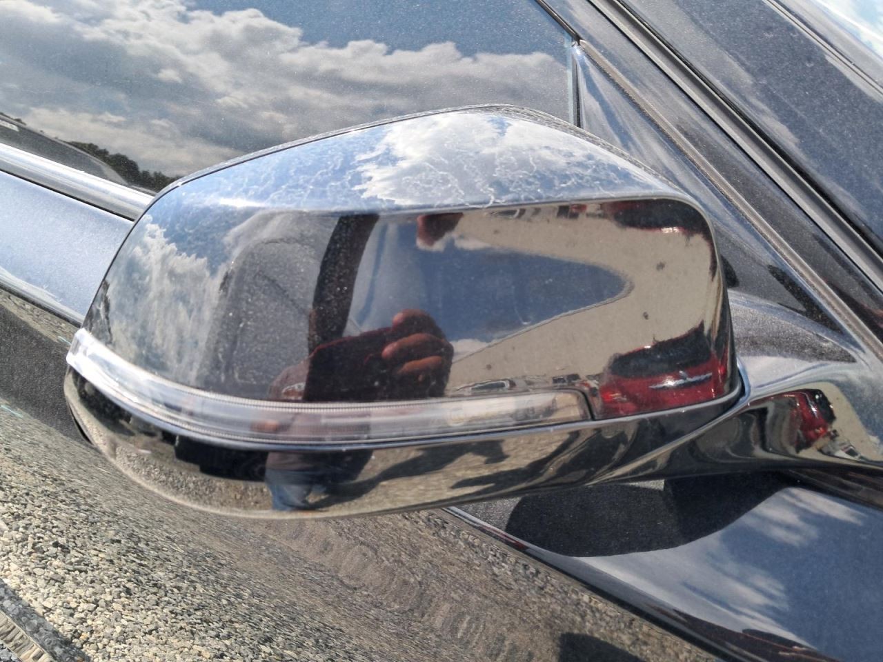 750IL 2013 Glove Box 4778425