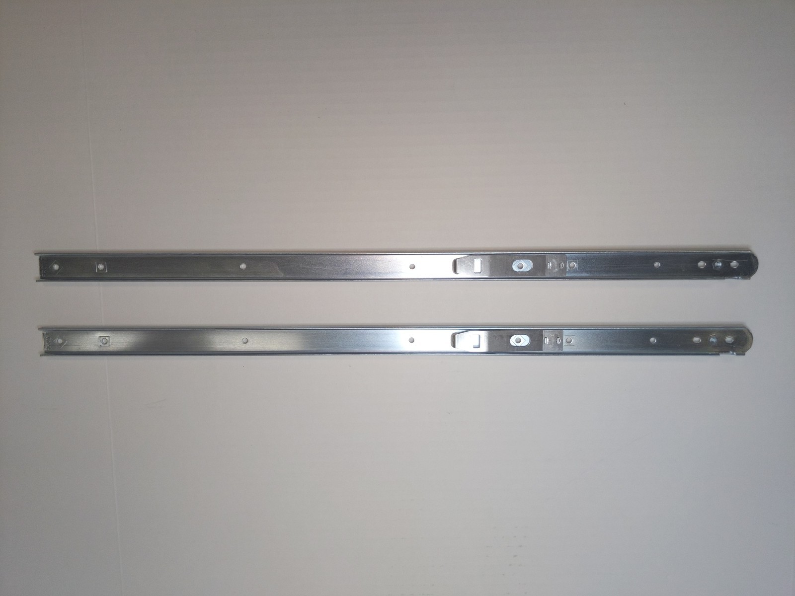 2FZ76AA HP Mounting Rail Kit for Workstation