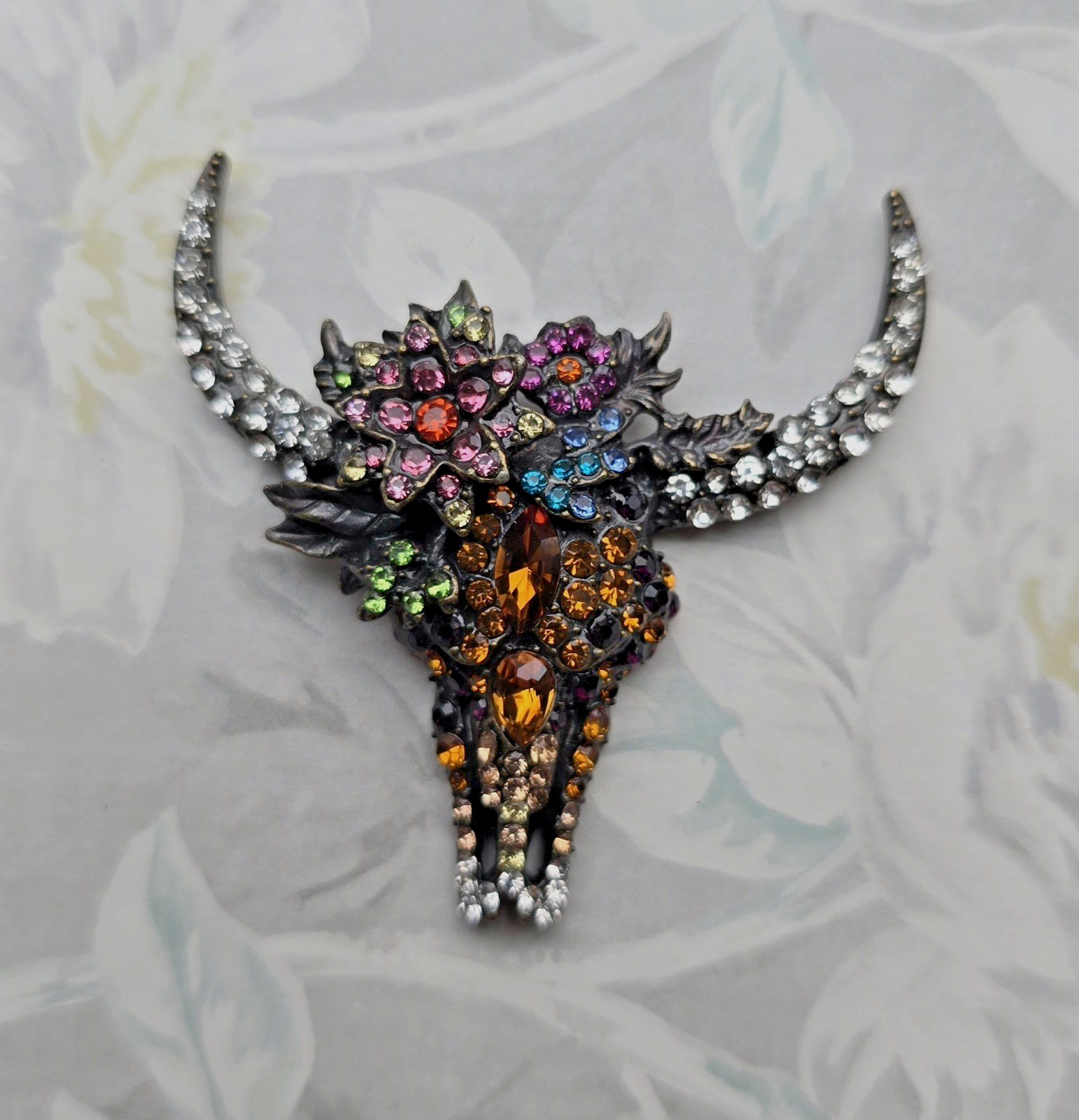 MAGNETIC Brooch, Jeweled Flower Bull. Western Cowgirl Jewelry, Hat pin brooch