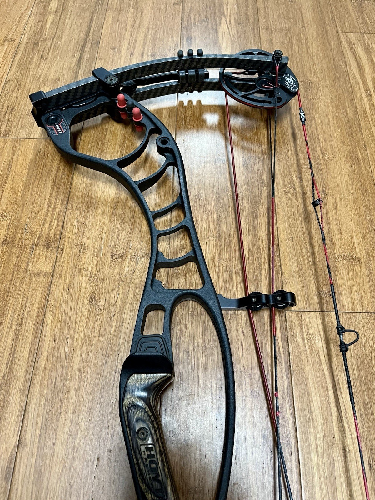 Hoyt Faktor 30 RH 60-70# 26-28” Black Good Working Condition Z5 Cam no.2