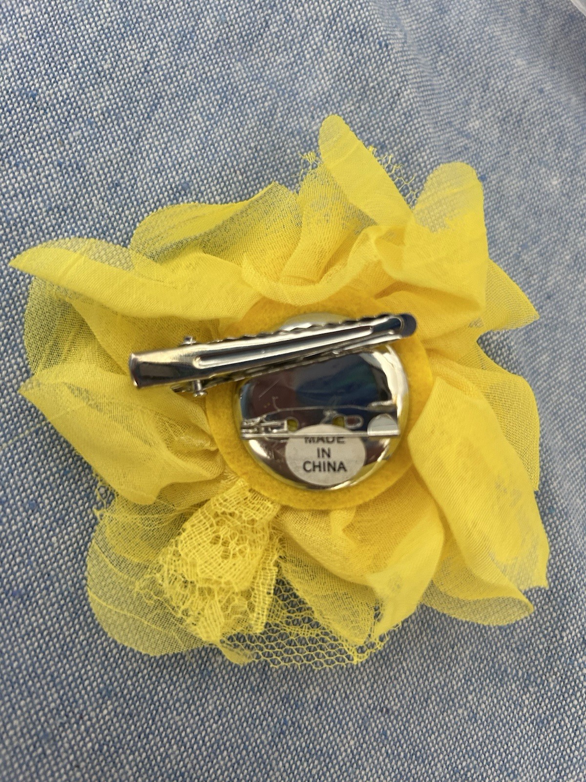 Thirty One Yellow Small Rosette Clip