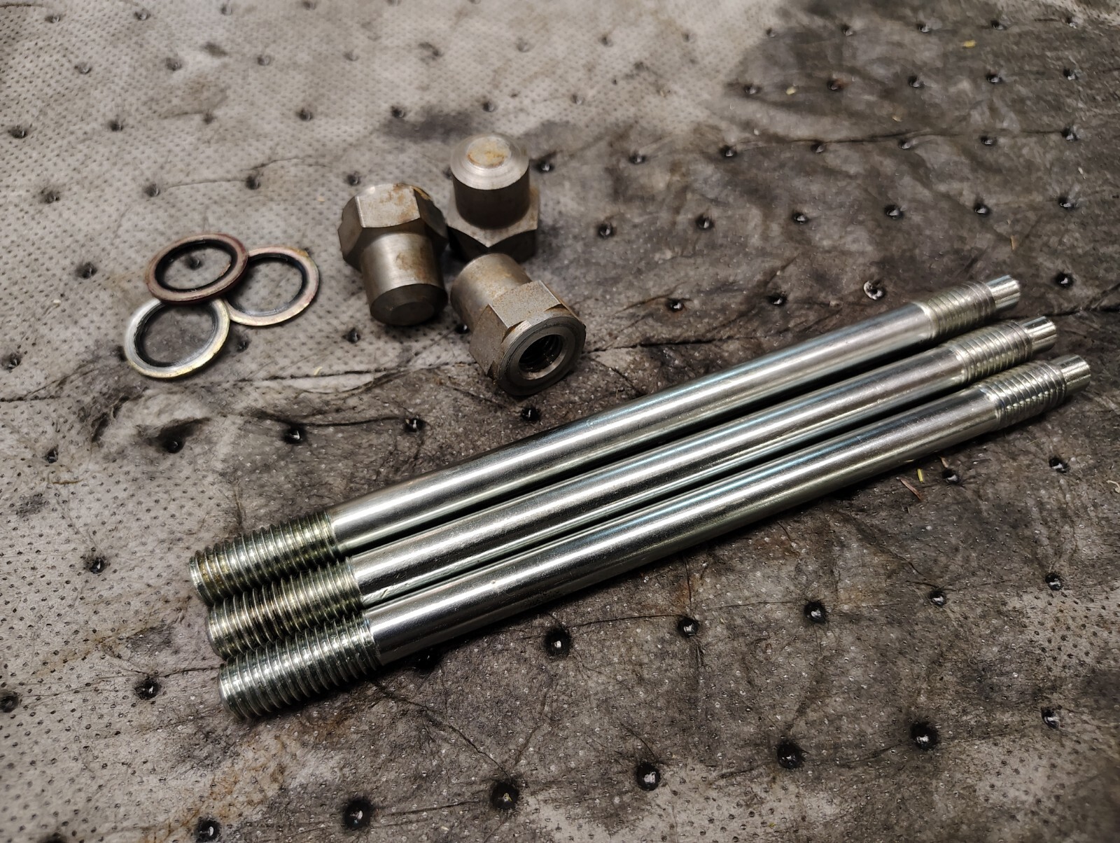 Danfoss PVG120 Sectional Valve Tie Rod Connecting Bolts Studs Nuts Washers