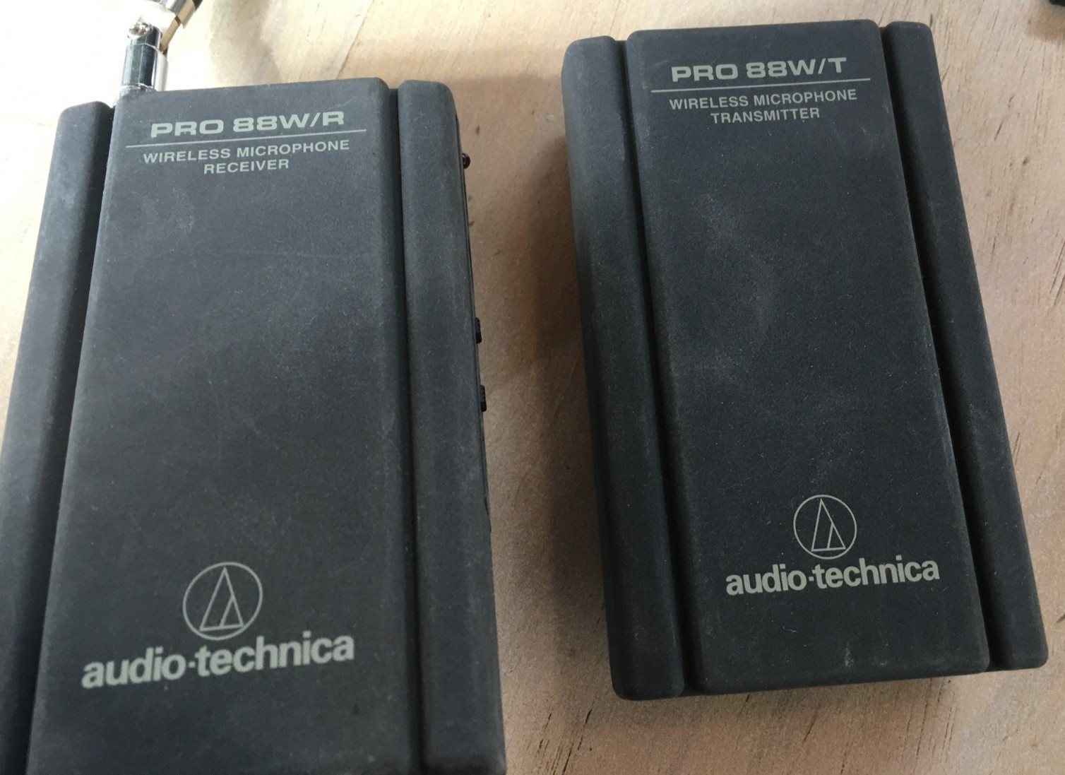 AudioTechnica PRO 88W Wireless System  Transmitter/Receivers + Handheld Mic
