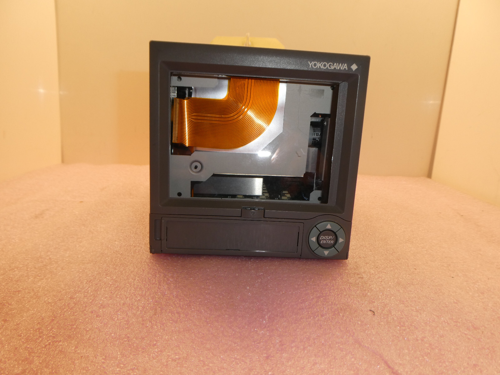 (PARTS ONLY) YOKOGAWA DX106-2-S2-2/AR1/N2/S915 DAQSTATION, 100-240VAC