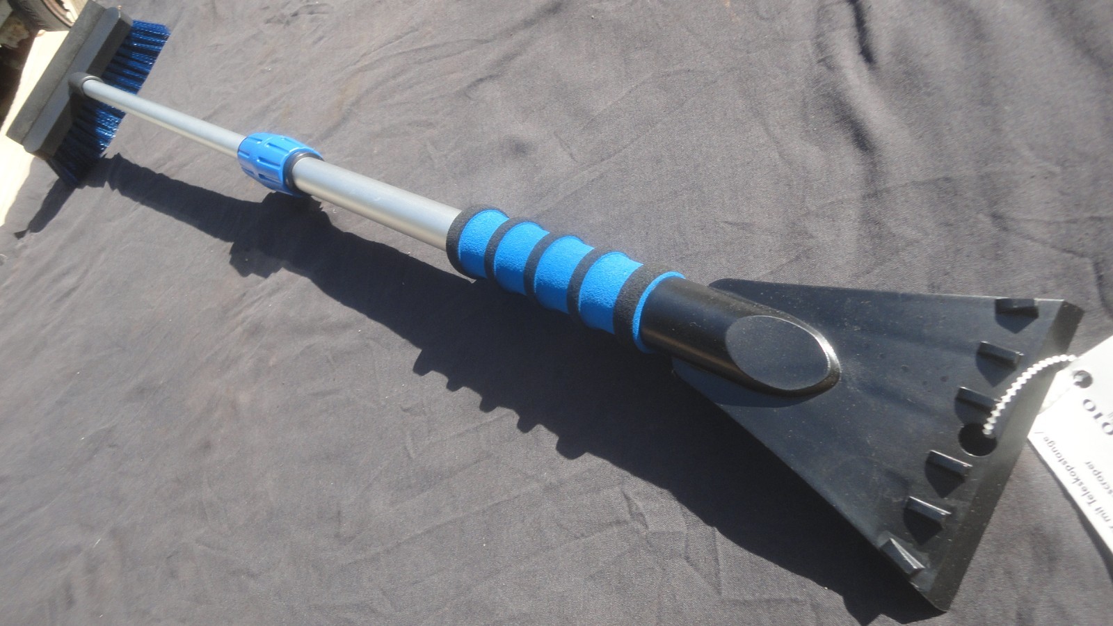 GENUINE VW ACCESSORY ICE SCRAPER AND SNOW BRUSH 000096010 TELESCOPIC AUDI SKODA