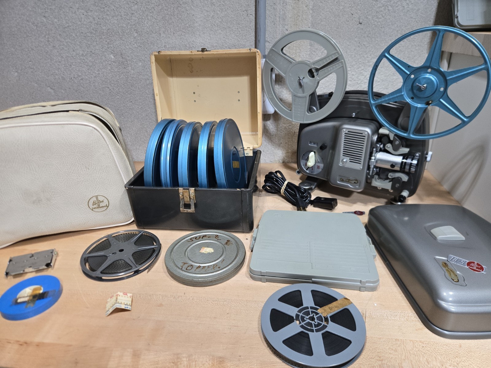 Vintage BOLEX PAILLARD 18-5 Super 8mm Projector Swiss Made Mystery Film *REPAIR*