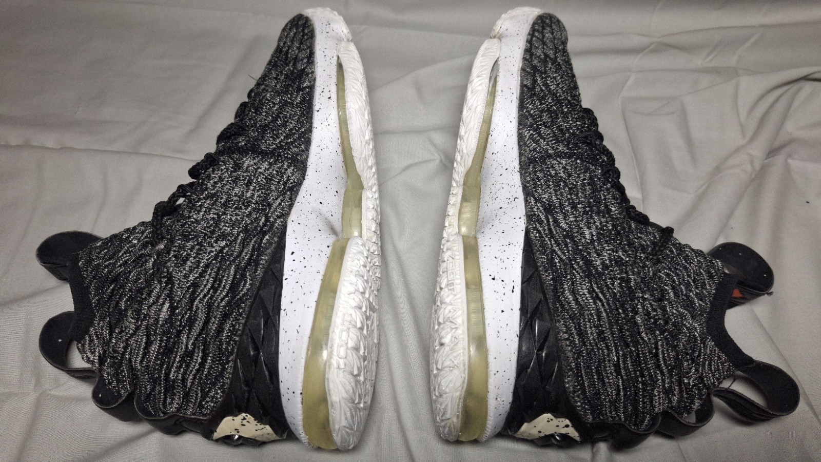 Size 10.5 - Nike LeBron 15 Ashes - 897648-002