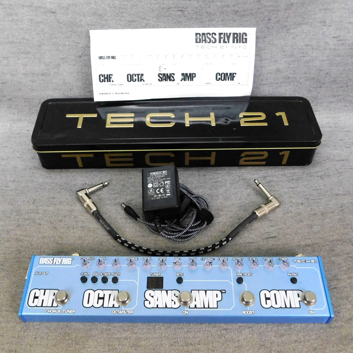 Tech21 Bass Fly Rig V1 Multi Effects Bass Pedal Clean Works Original Open Box