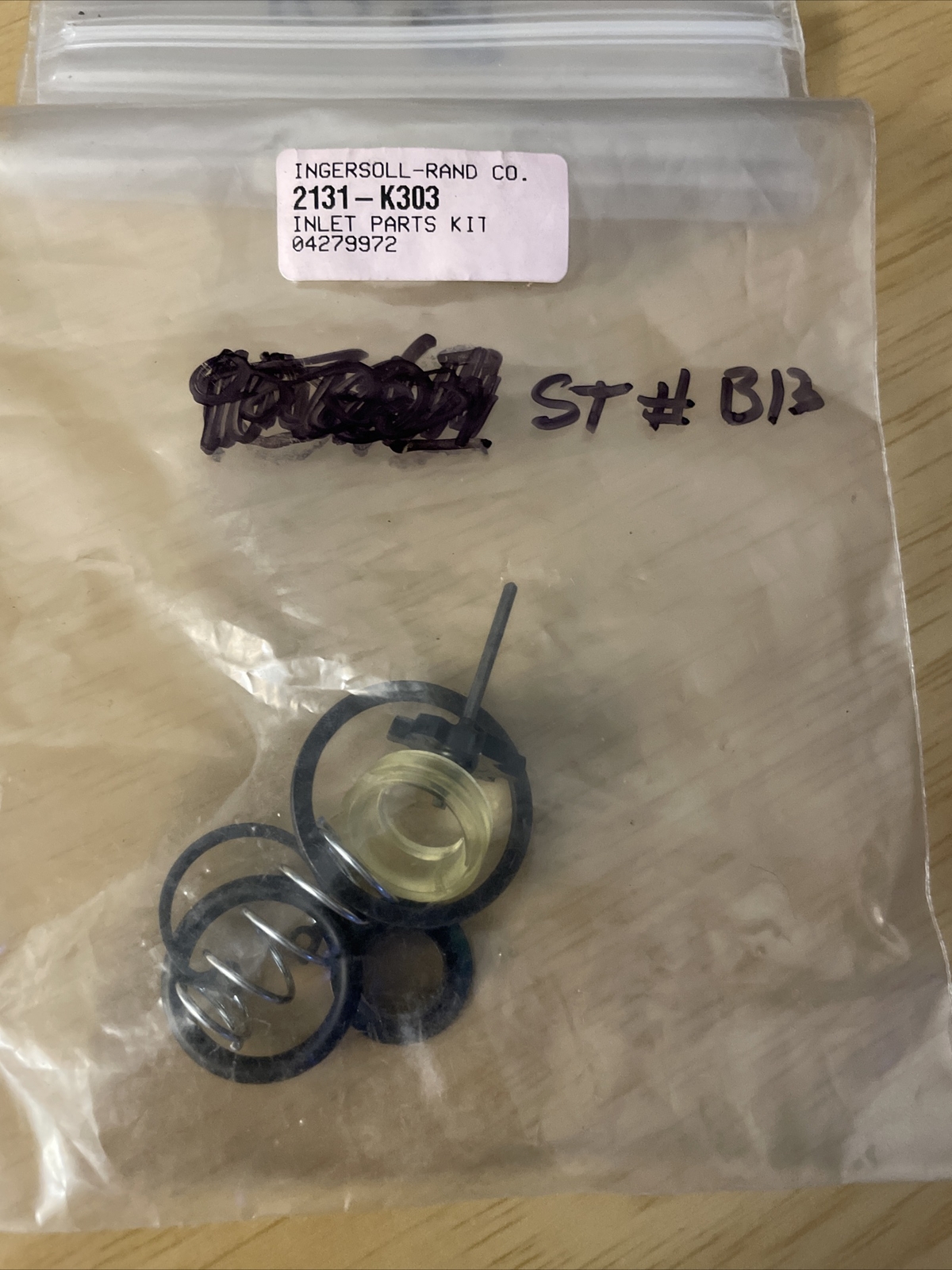 Norgren 0-1MPa Pressure Gauge 1/8” NPT Back Mount  New open stock
