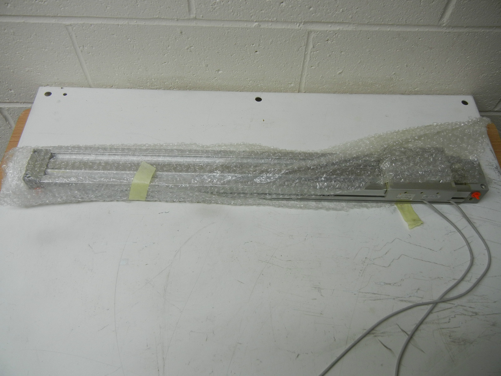 SMC MY1M25-540L-Z80 USED RODLESS CYLINDER SLIDE BRG GUIDE MY1M25540LZ80