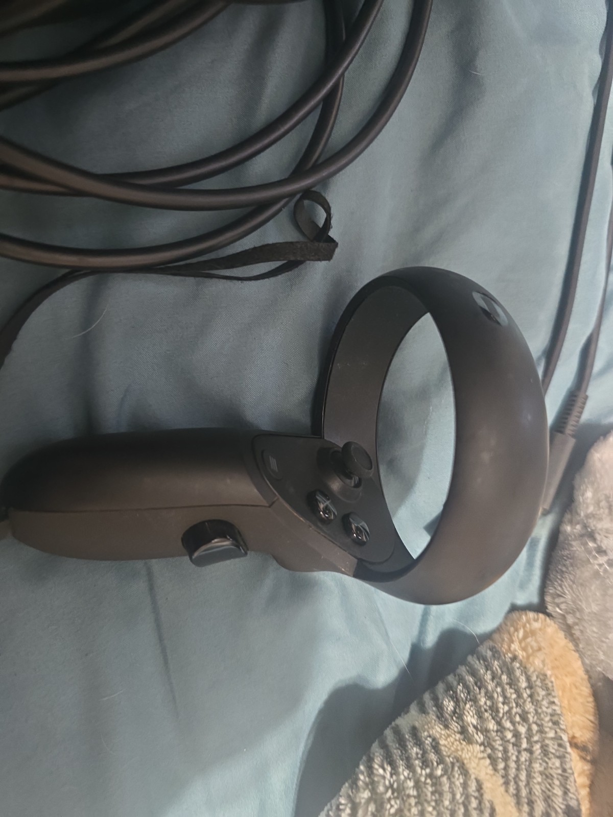 Oculus Rift S PC-Powered VR Gaming Headset with Wired Cable + 2 Controllers