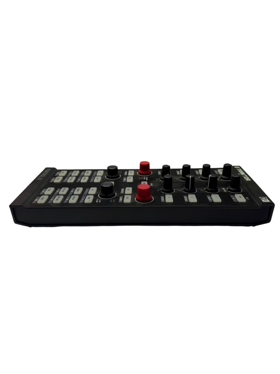Native Instrument Traktor Kontrol X1 Protable DJ Controller