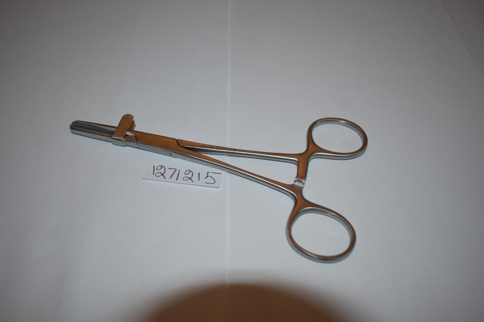 TUBING CLAMP W/PROTECTOR CROSS SERRATED 5-1/2"