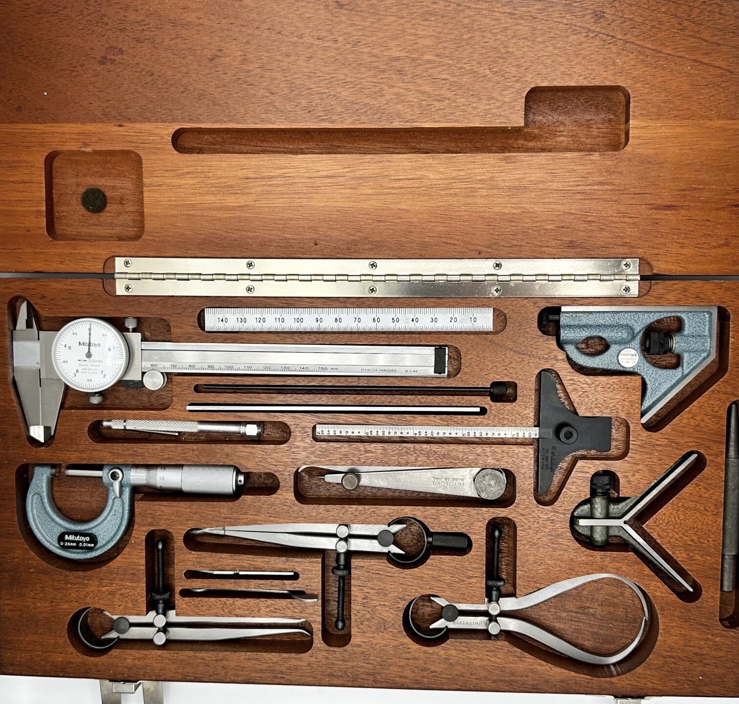MITUTOYO TOOL KIT - IN MAHOGANY BOX - NEW