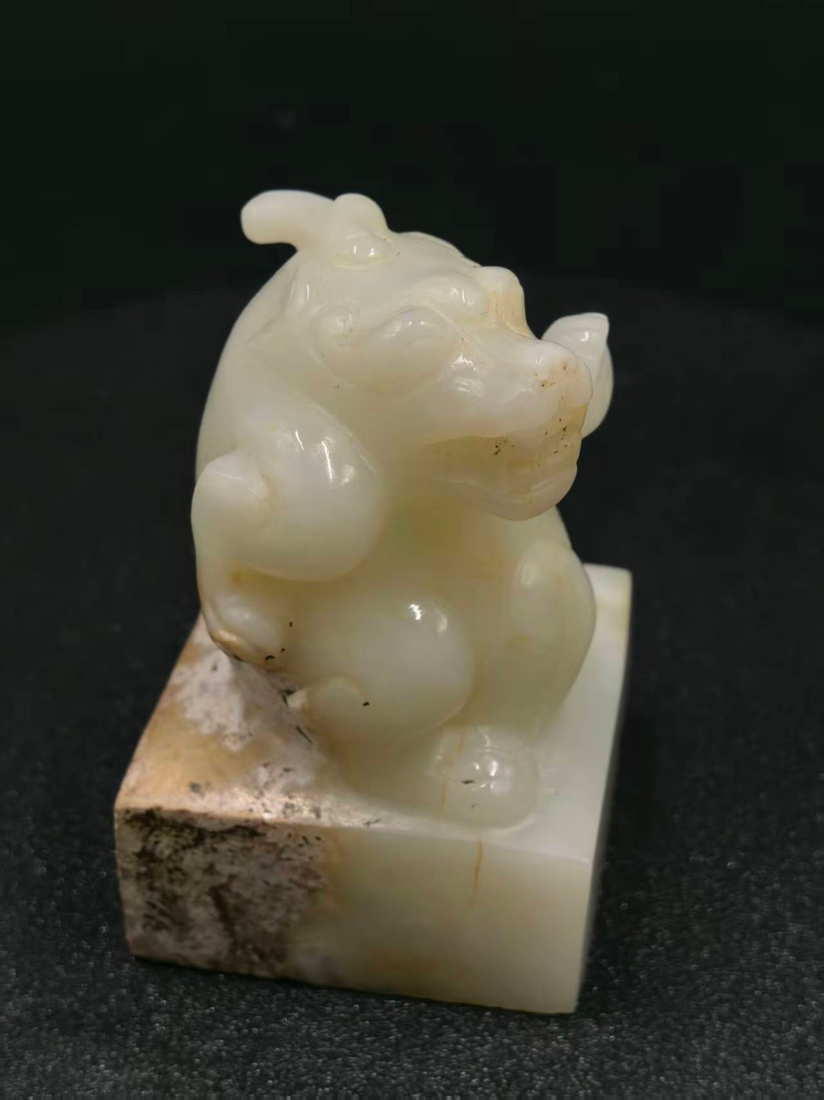 China jade sculpture seal bear pattern white jade seal