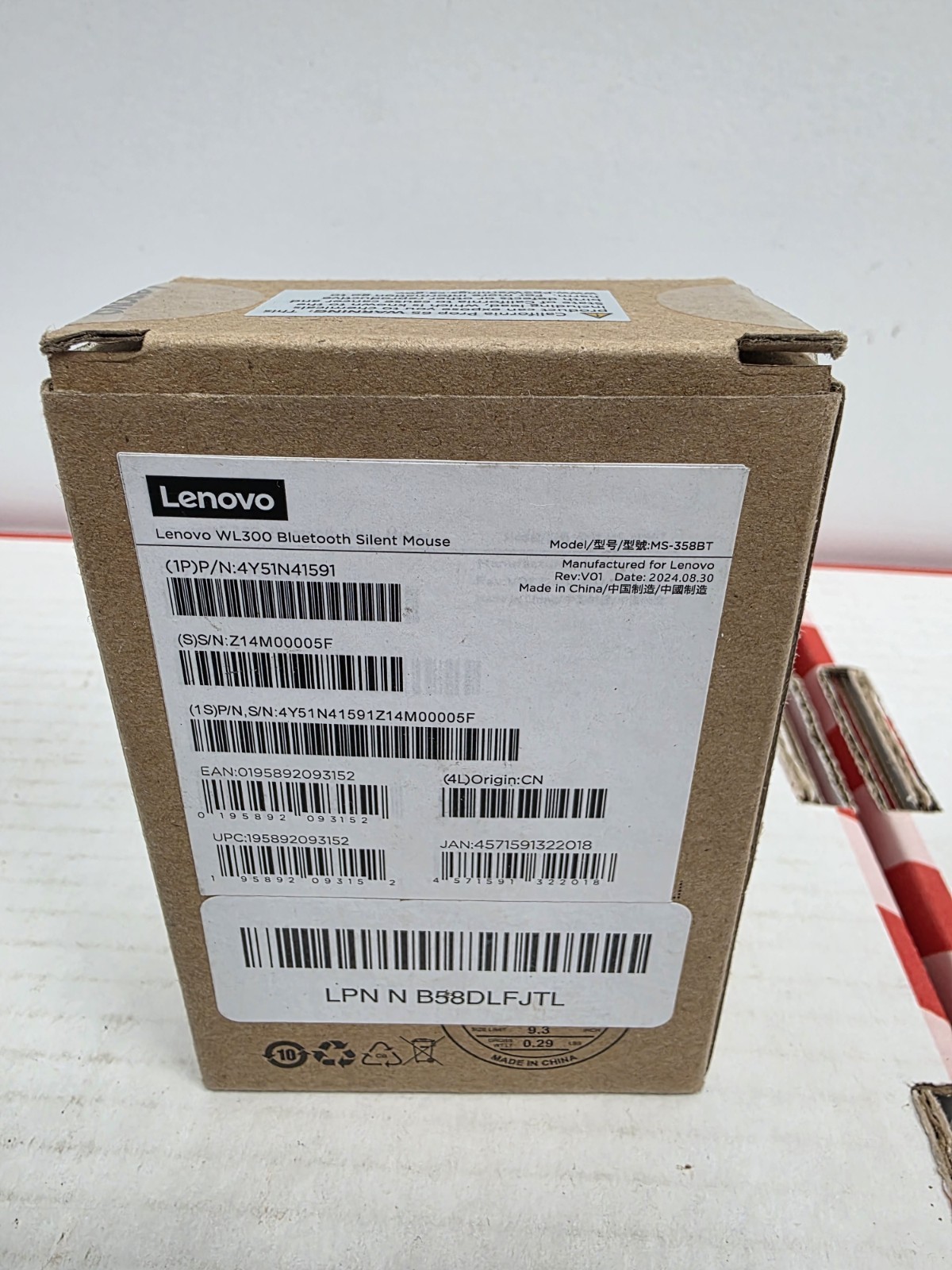 Lenovo Bluetooth Silent Mouse WL300 5 Button 1600 DPI Off White - New
