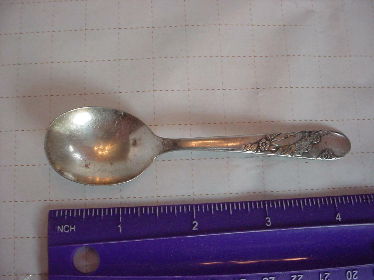 1950 Bridal Wreath pattern baby / child's spoon  Oneida
