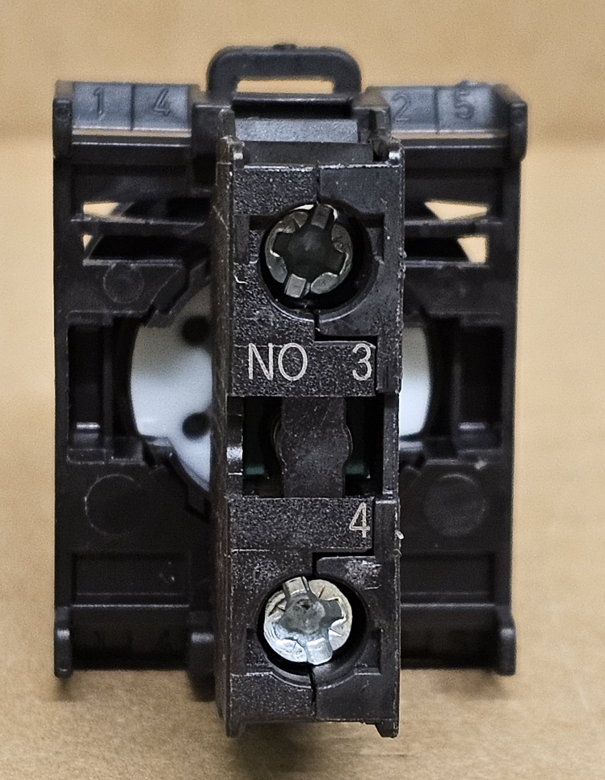 Eaton M22-WRK-K10 Selector Switch 2-Position