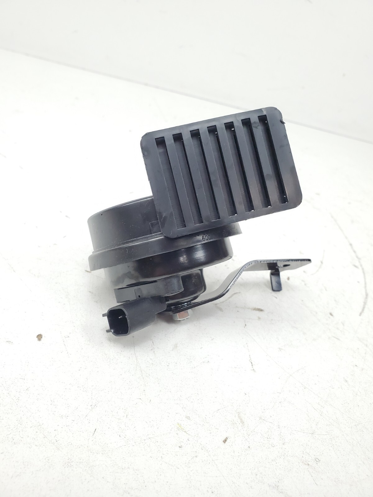 2024 CHEVROLET TRAX LEFT DRIVER SIDE LOW NOTE TONE HORN SIGNAL OEM