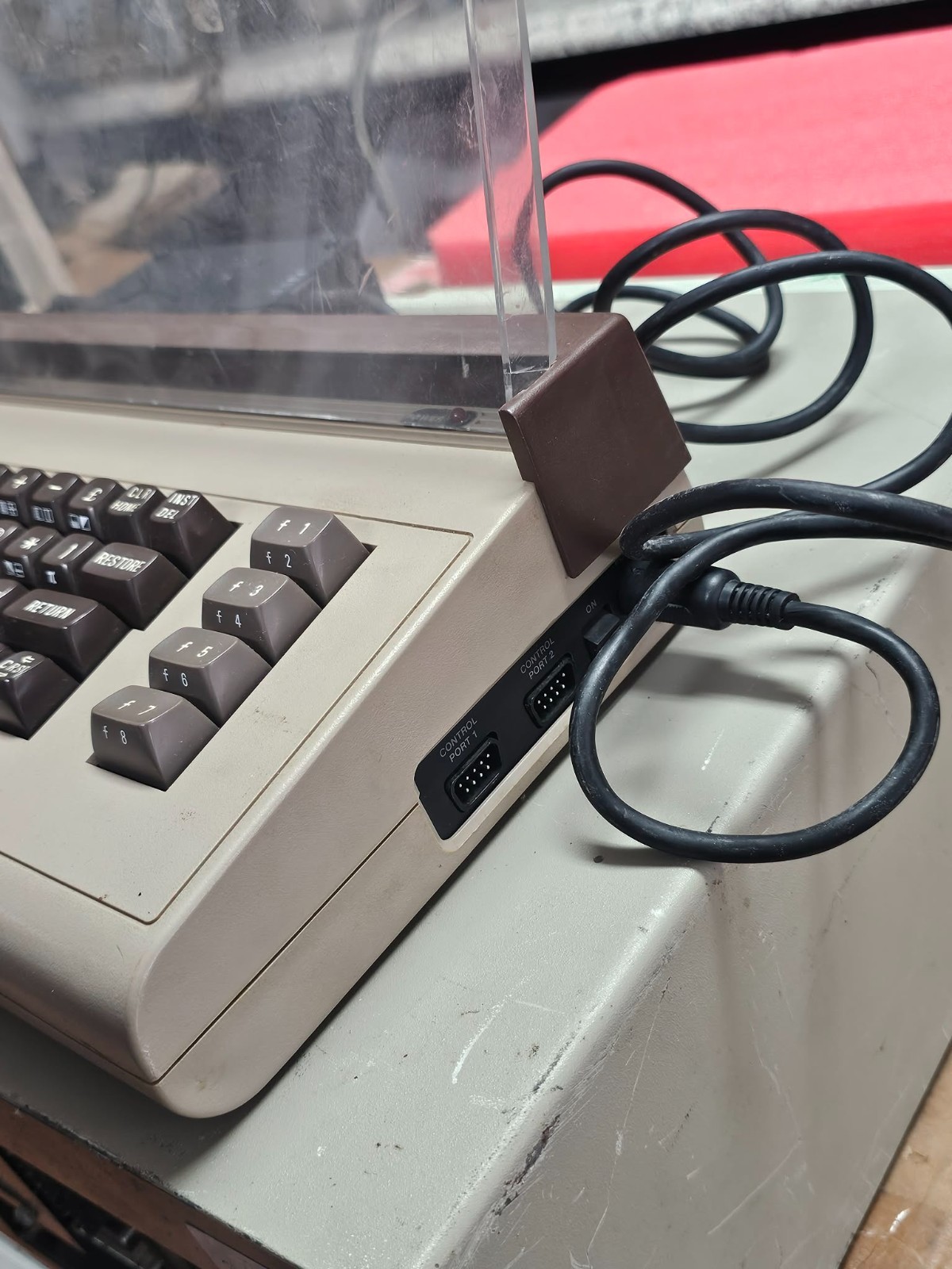 Super Clean Commodore 64 Personal Computer BR98YV w/Power Supply Powers w/Cover