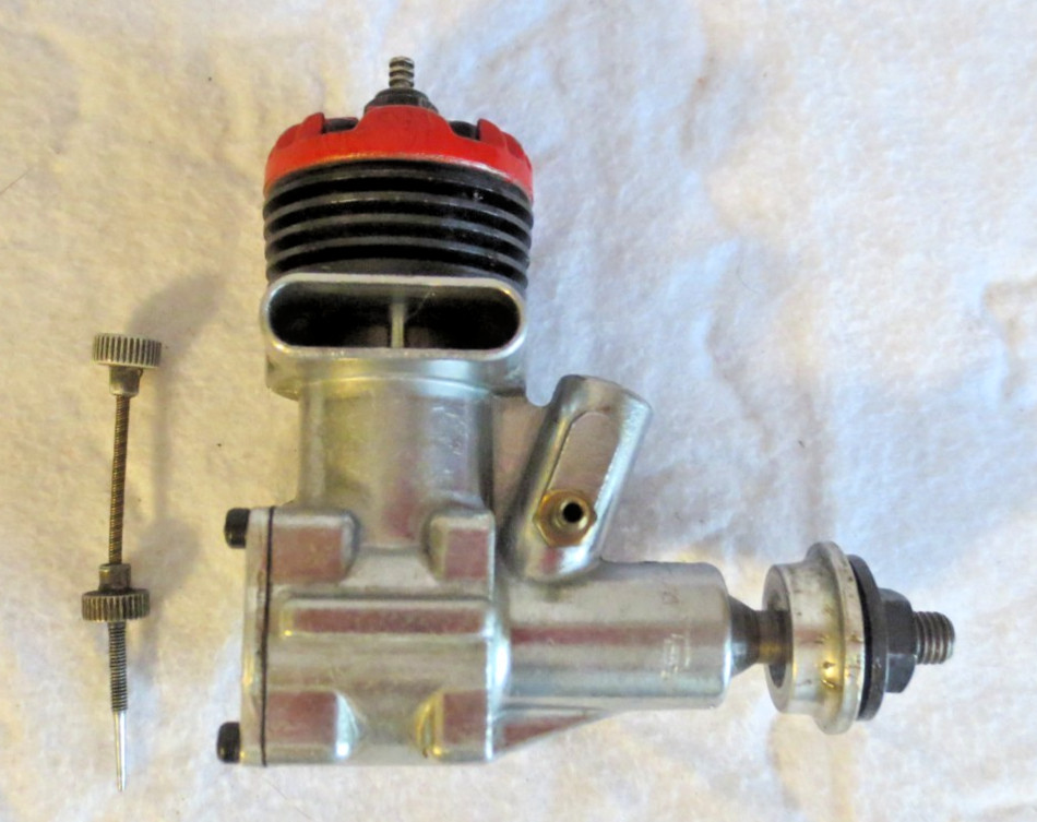 MCCOY 19 MODEL AIRPLANE & TETHER CAR ENGINE