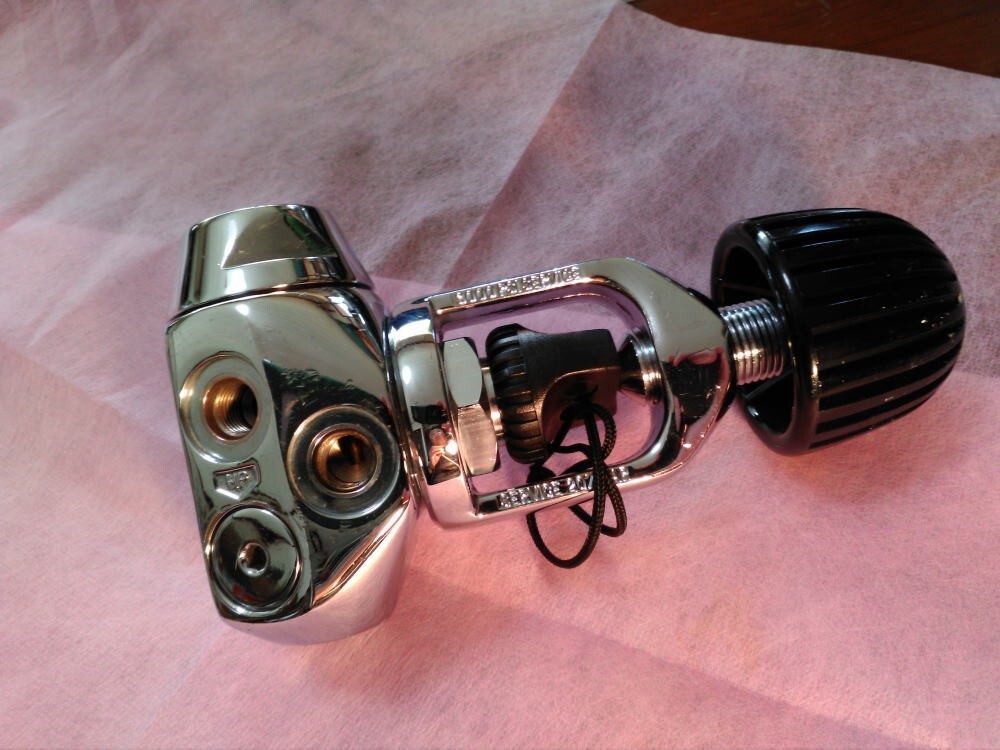 U.S.DIVERS / 216670 Regulator First Stage, Good condition.