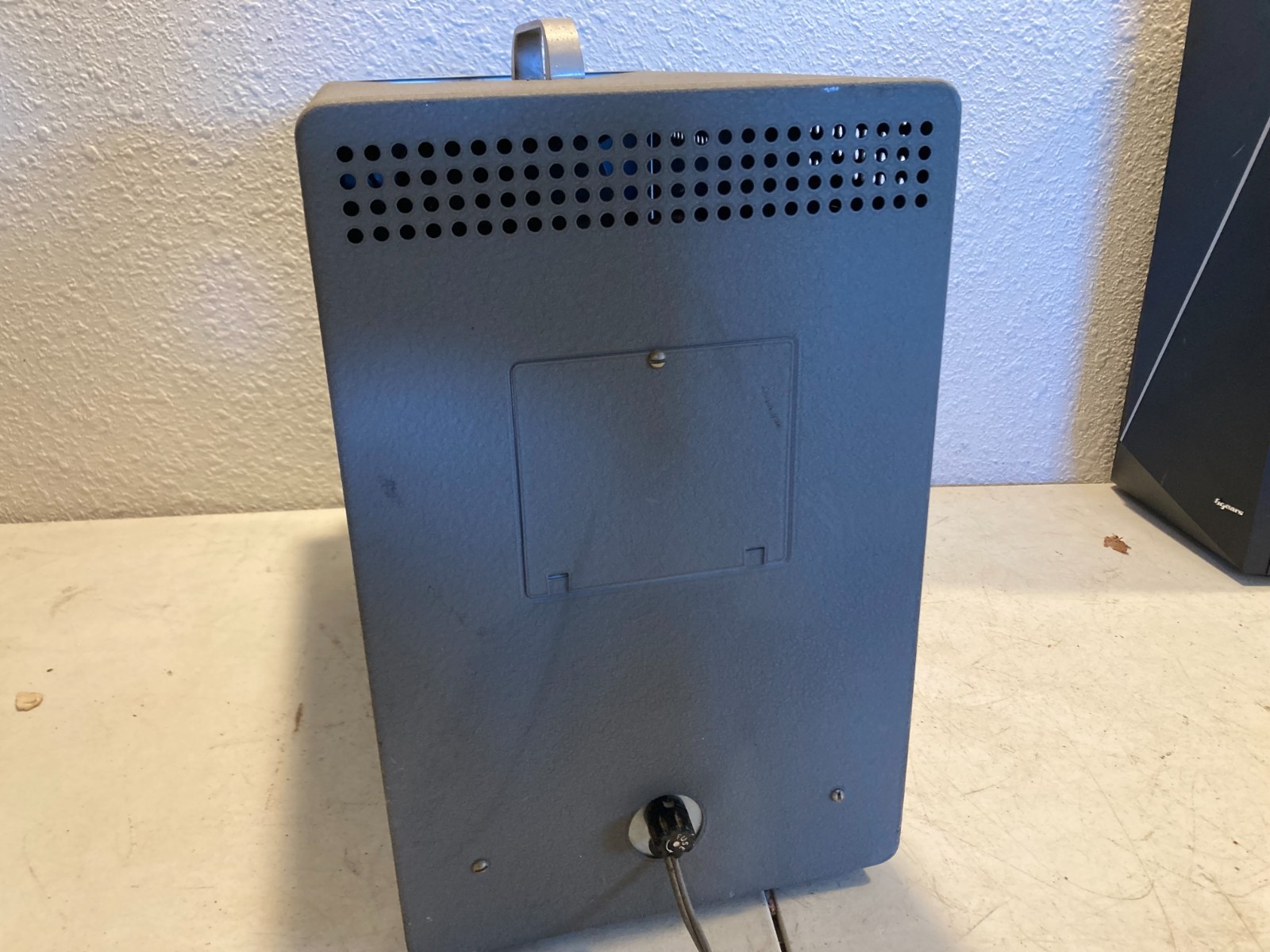 Vintage Heathkit Laboratory Oscilloscope Model OM-1 Powers Up!