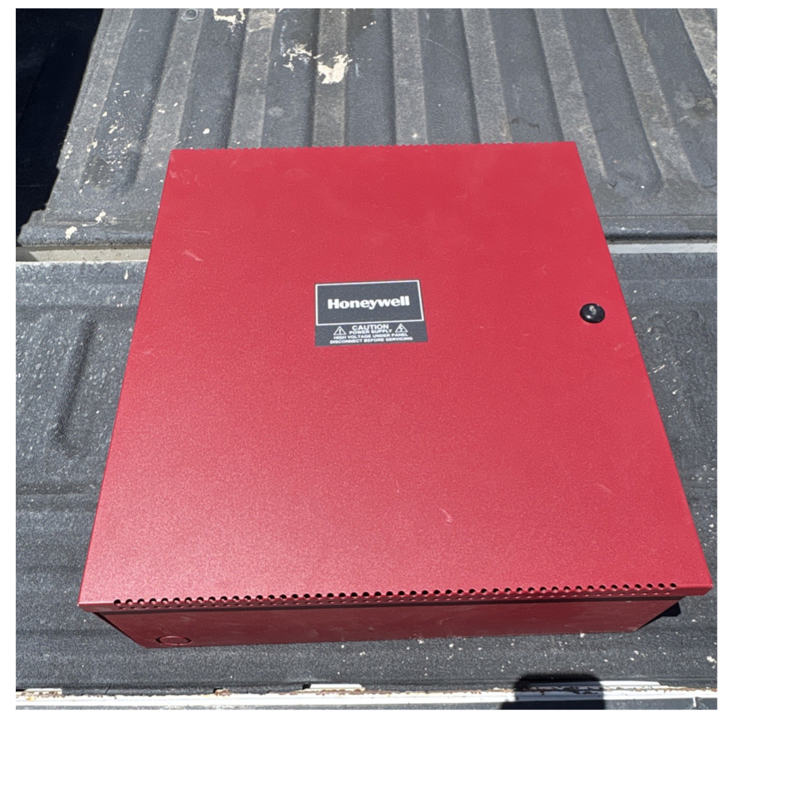 Honeywell HPFF8 enclosure/ has all parts/ lock is damaged