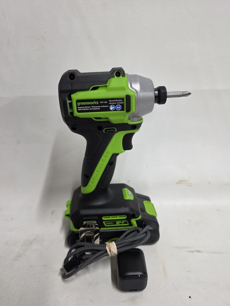 Greenworks ID3200 WITH BATTERY