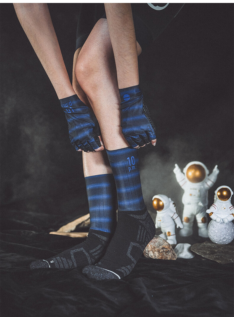 Lightweight pro cycling socks