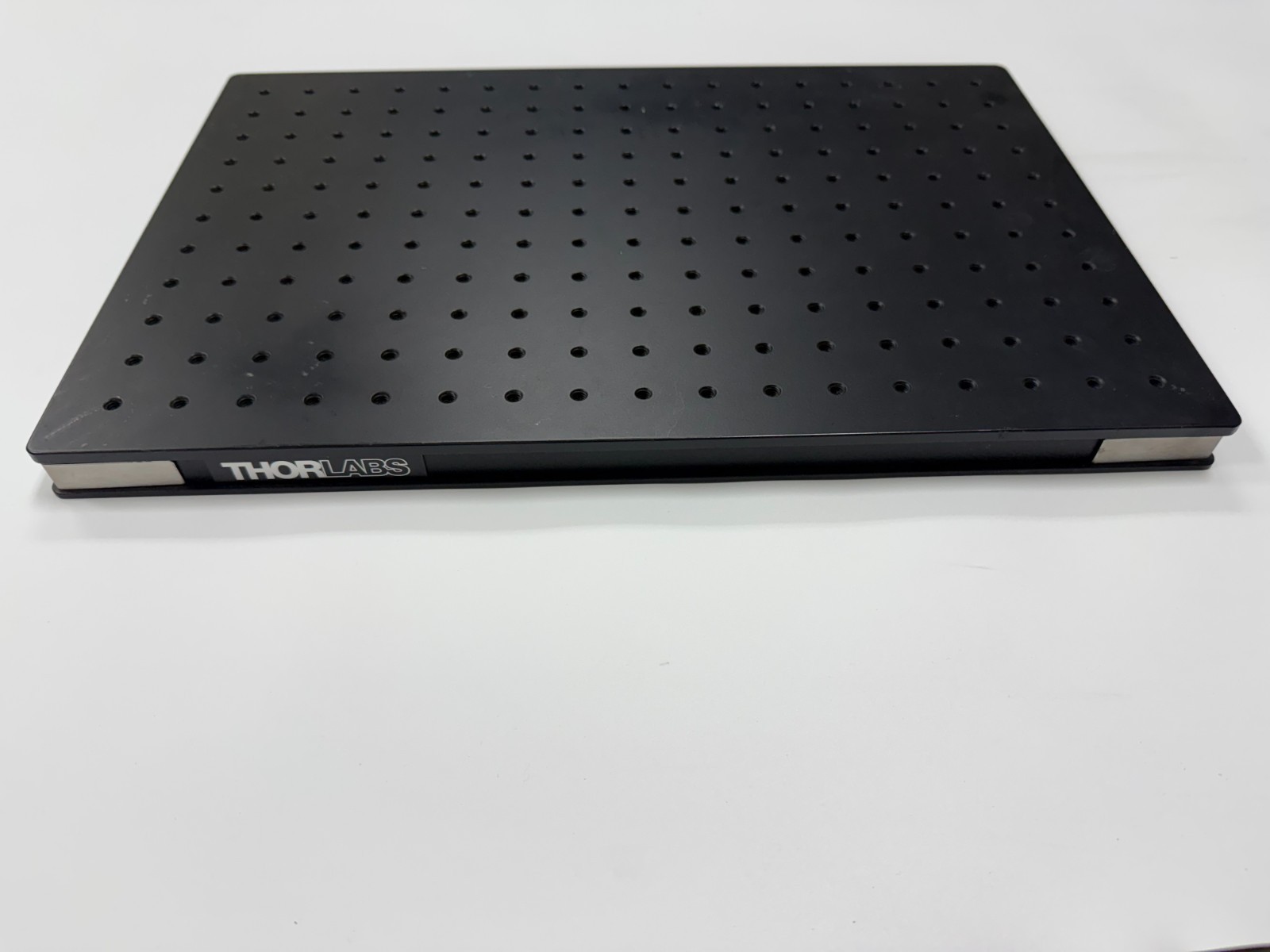 Thorlabs Ultralight Breadboard 18"x12"x0.98" 1/4"-20Taps
