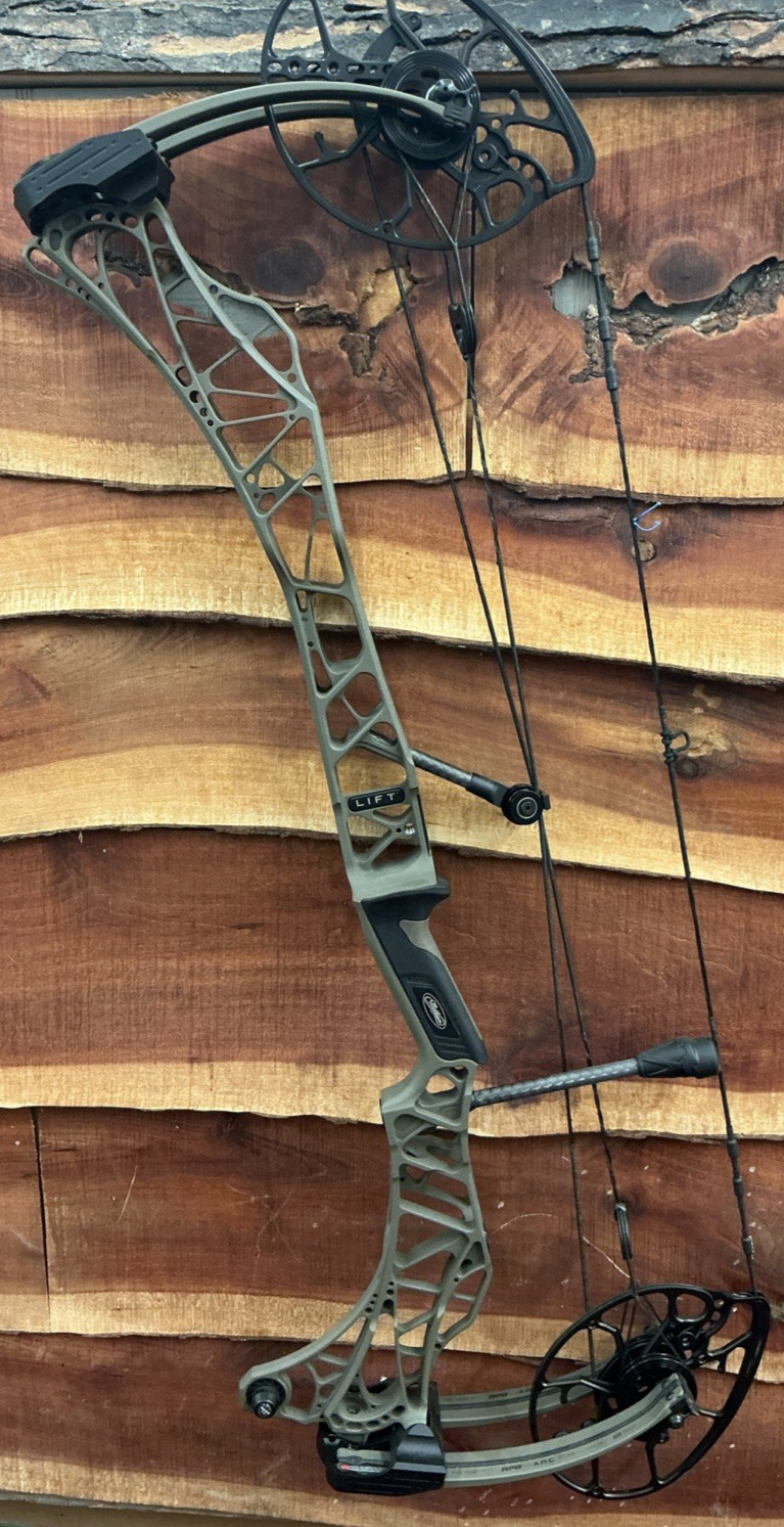 Mathews Lift X 29.5 Ambush Green 28"D/L 70#D/W *Display Bow*