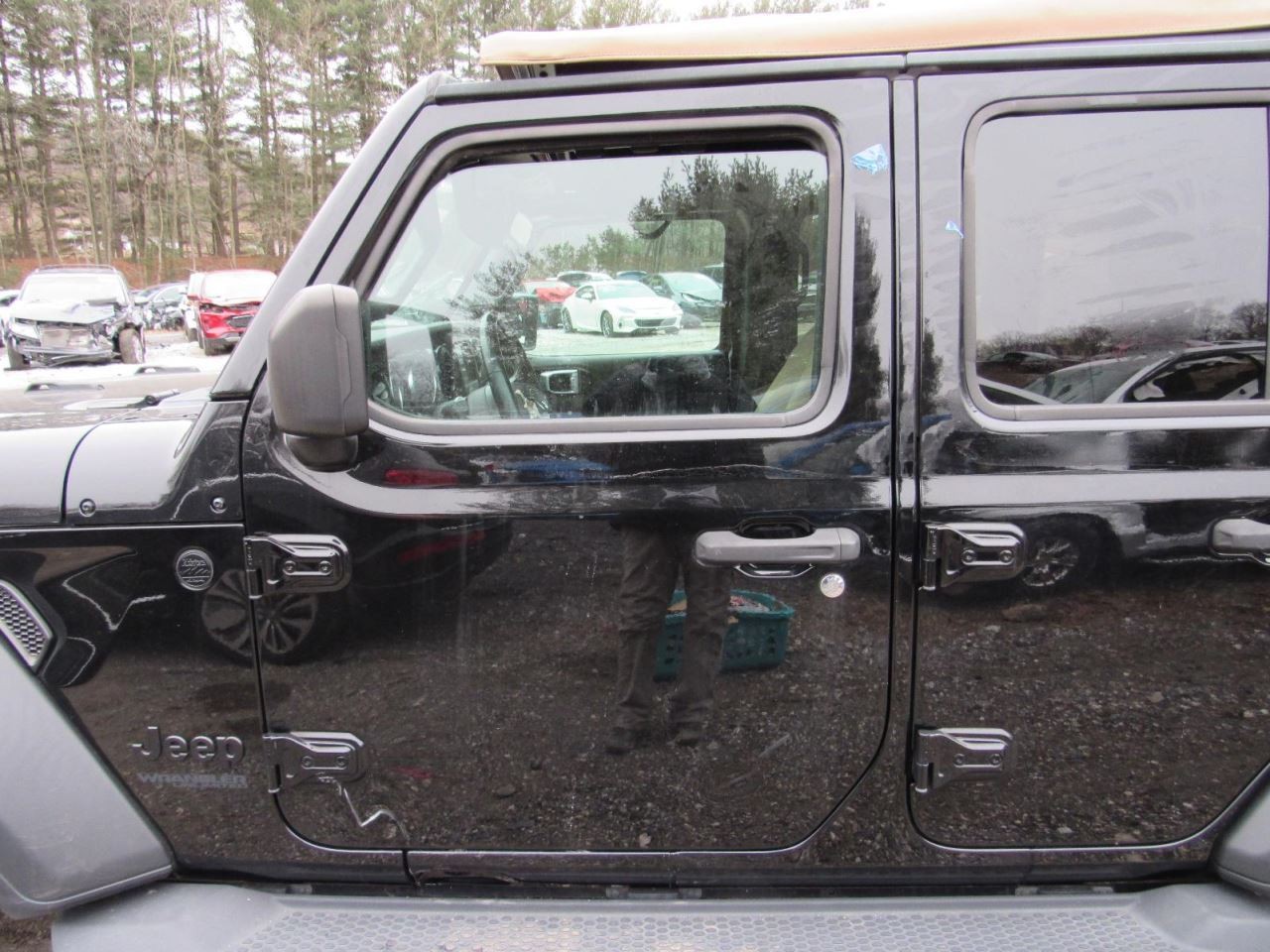 TJ 2020 Glove Box 1027433