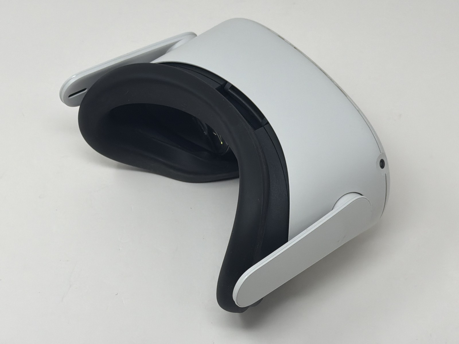 Meta Quest 2 256GB VR Headset Only White Poor Used